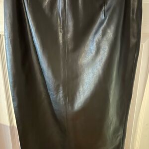 Black Faux Leather Pencil Skirt – Size Large (Gili)
